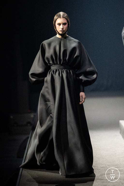 SS26 Viktor & Rolf Look 2