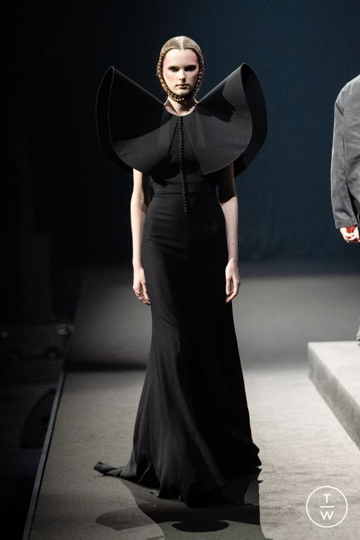 SS26 Viktor & Rolf Look 6