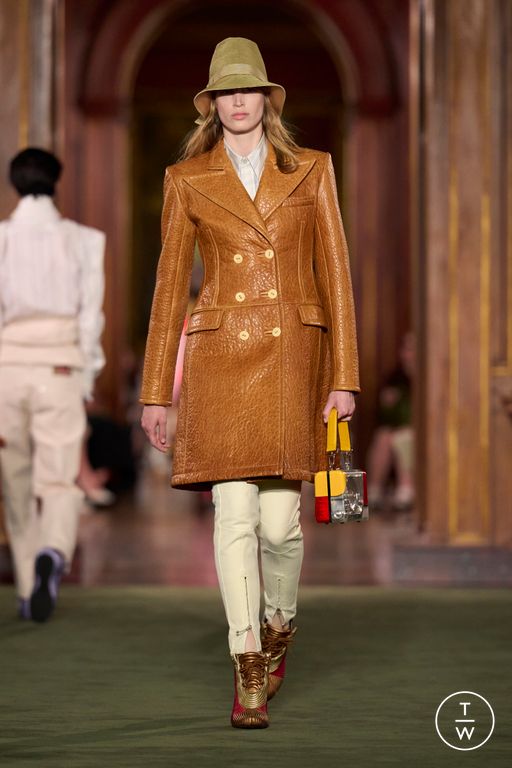 RS27 Louis Vuitton Look 9