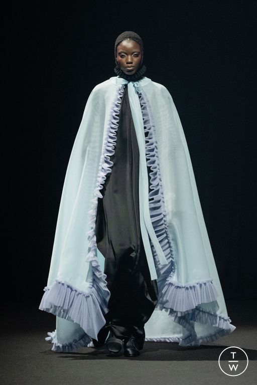 SS26 Viktor & Rolf Look 11