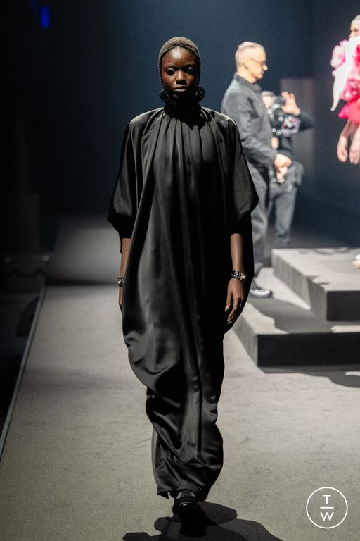 SS26 Viktor & Rolf Look 12