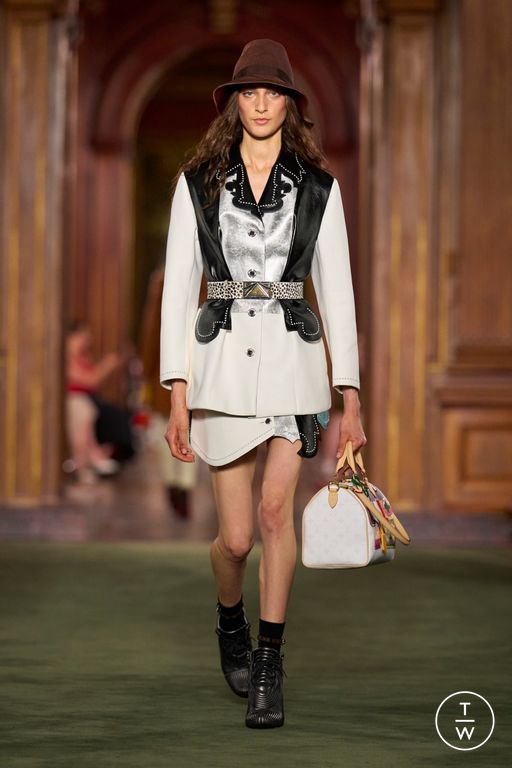 RS27 Louis Vuitton Look 13