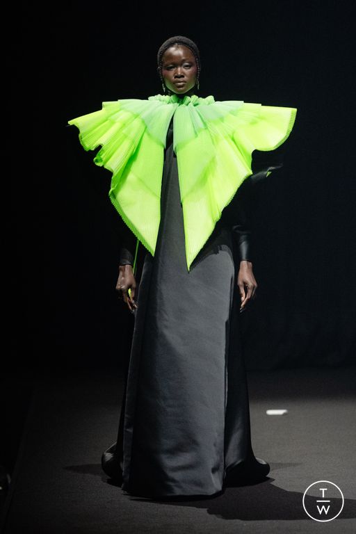 SS26 Viktor & Rolf Look 13