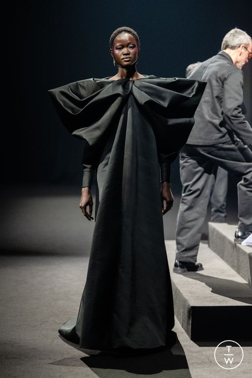 SS26 Viktor & Rolf Look 14
