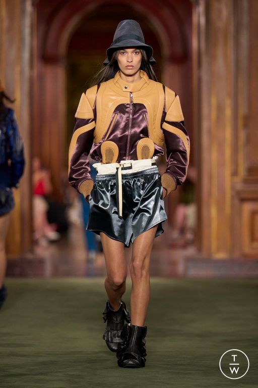 RS27 Louis Vuitton Look 15