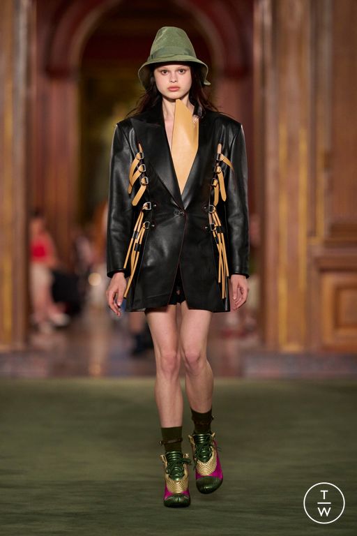 RS27 Louis Vuitton Look 16