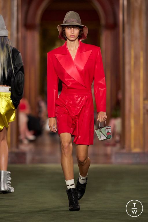 RS27 Louis Vuitton Look 17