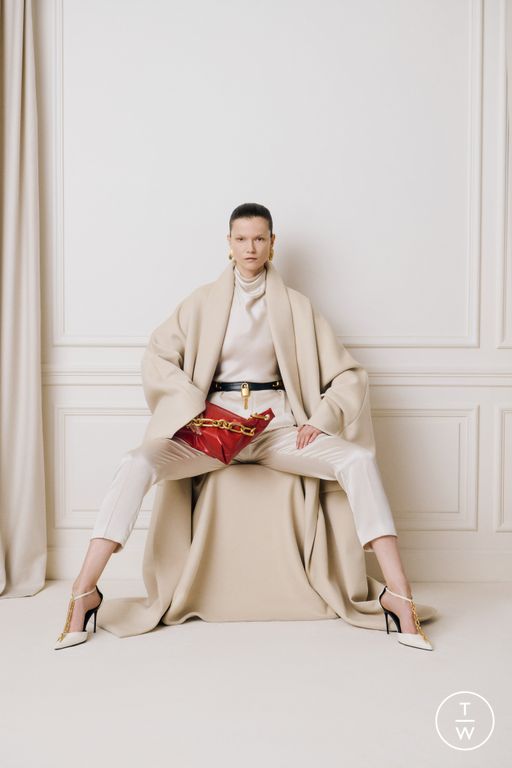 Pre-Fall 2025 Balmain Look 15