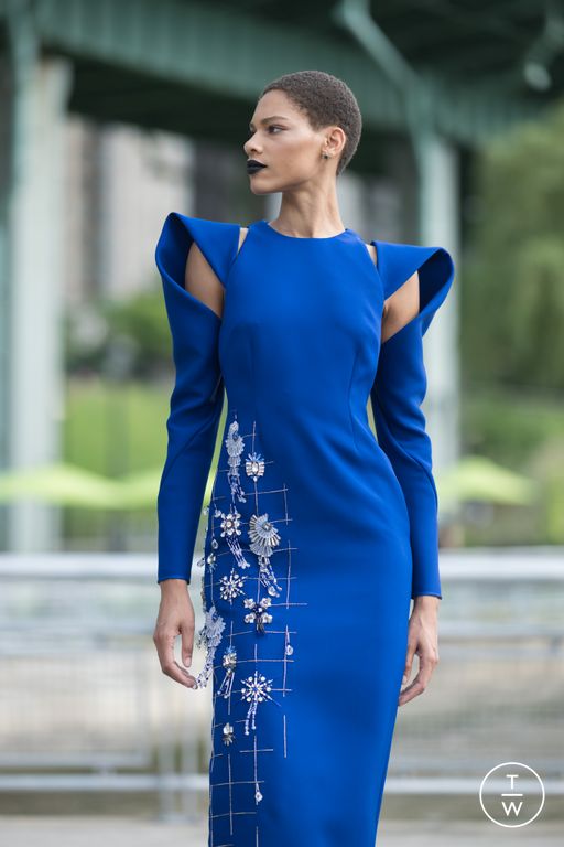 Resort 2025 Bibhu Mohapatra Look 22