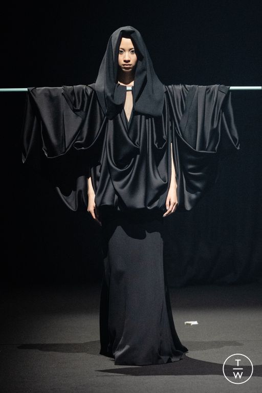 SS26 Viktor & Rolf Look 25