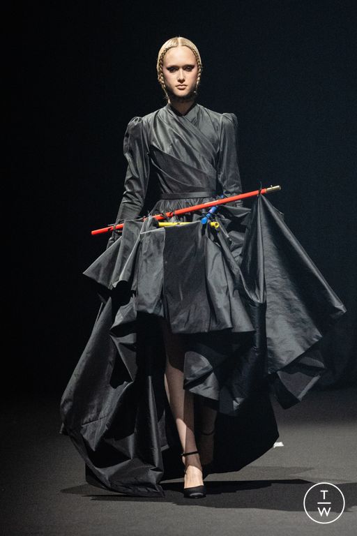 SS26 Viktor & Rolf Look 27