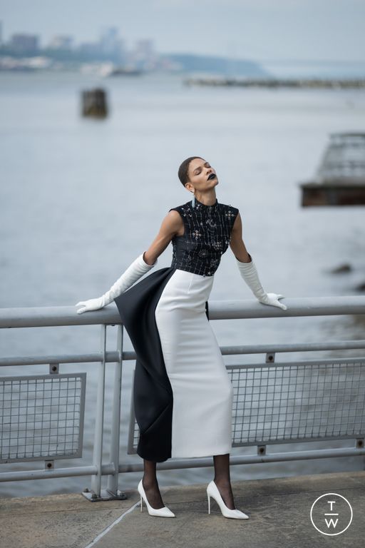Resort 2025 Bibhu Mohapatra Look 28