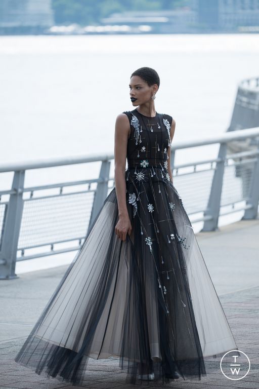 Resort 2025 Bibhu Mohapatra Look 29