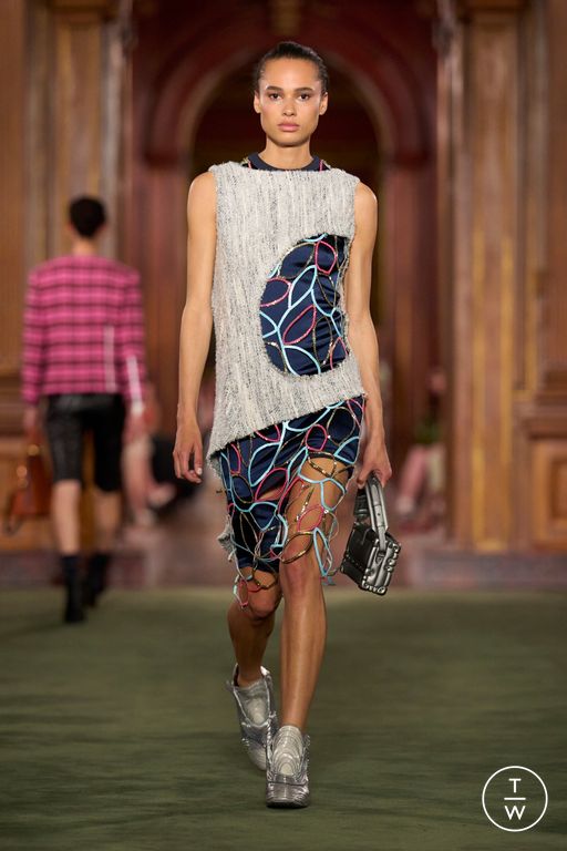 RS27 Louis Vuitton Look 35