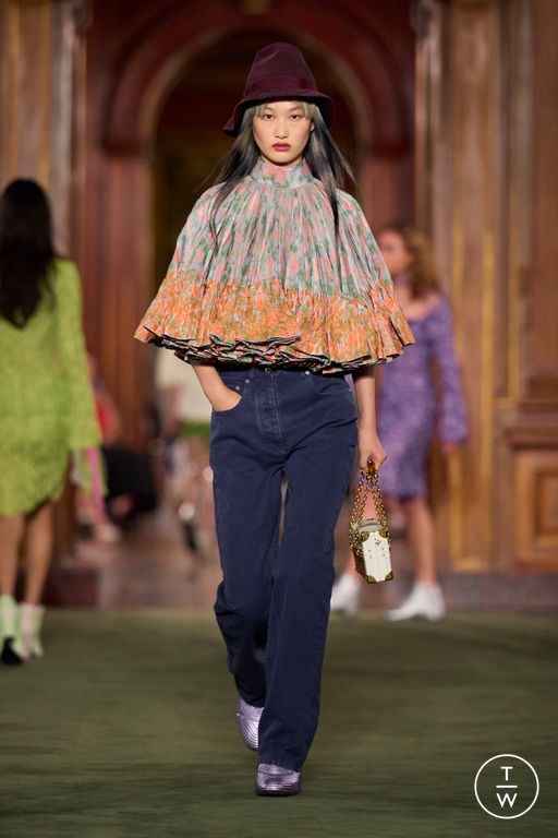 RS27 Louis Vuitton Look 40