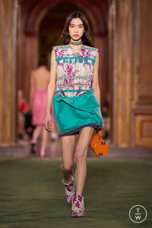 RS27 Louis Vuitton Look 45