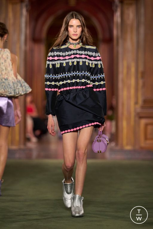 RS27 Louis Vuitton Look 47