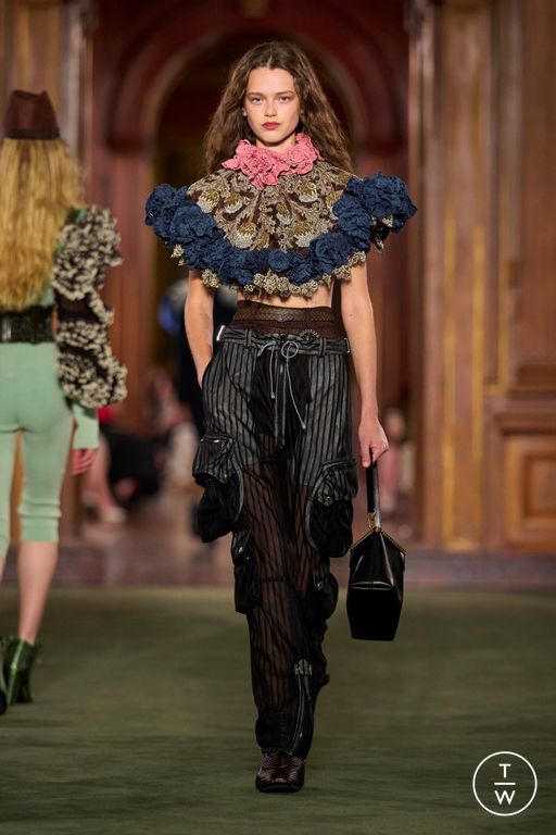 RS27 Louis Vuitton Look 55