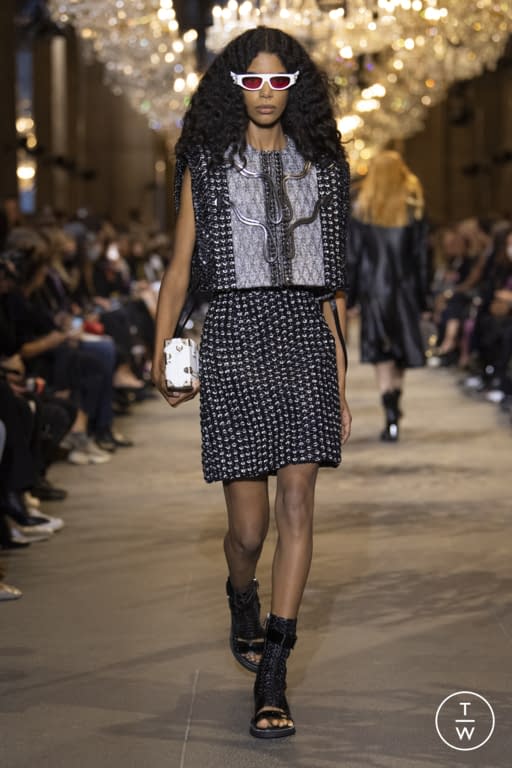 Louis Vuitton FW22 womenswear #9 - Tagwalk: The Fashion Search Engine