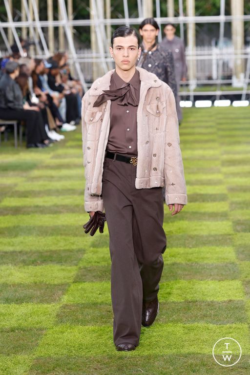 Spring-Summer 2025 Louis Vuitton Look 42