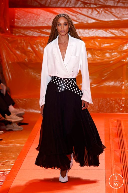 Louis Vuitton RE23 womenswear #40 - Tagwalk: The Fashion Search Engine