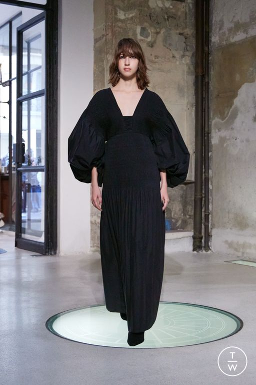 SS25 Mame Kurogouchi Look 37