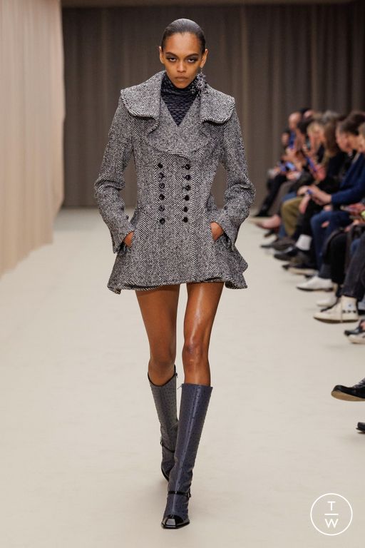 RS27 032c Look 4