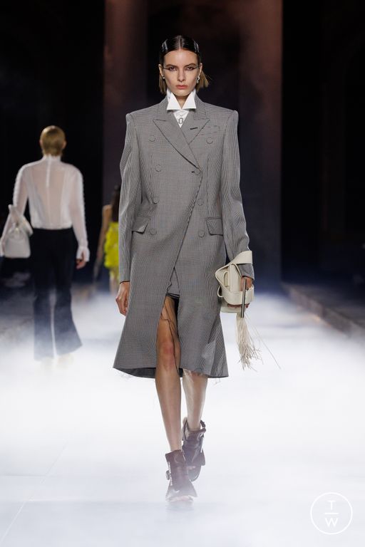 Spring-Summer 2025 Alexander McQueen Look 21