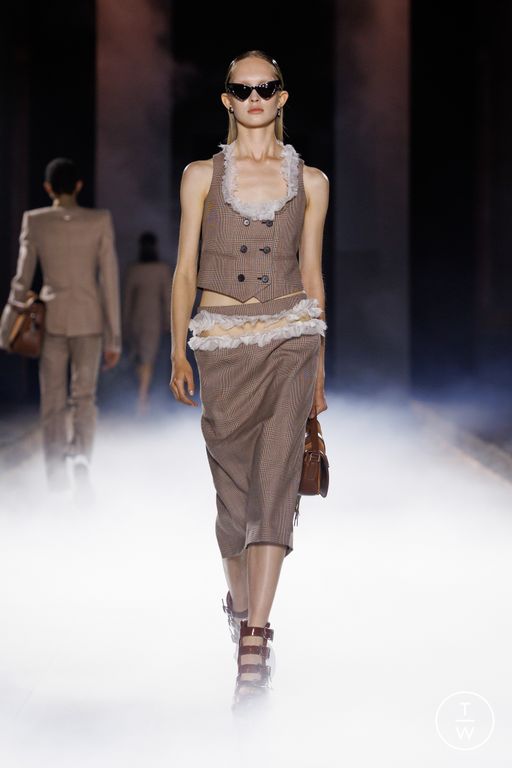 Spring-Summer 2025 Alexander McQueen Look 24