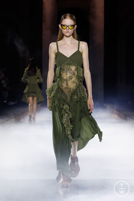 Spring-Summer 2025 Alexander McQueen Look 26