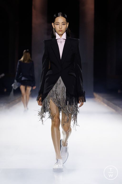 Spring-Summer 2025 Alexander McQueen Look 35