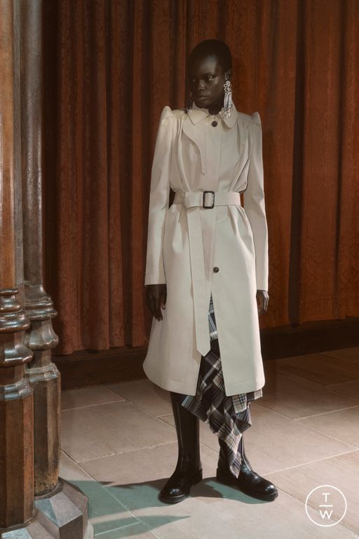 PF26 McQueen Look 19