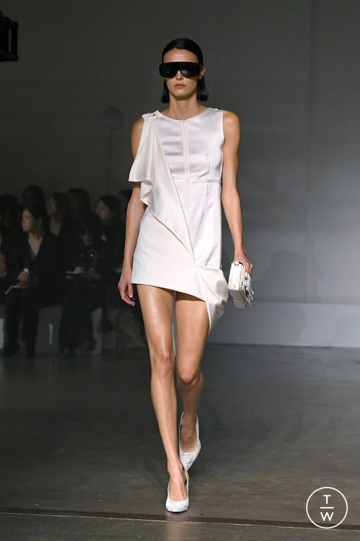 Spring-Summer 2025 MM6 Maison Margiela Look 9