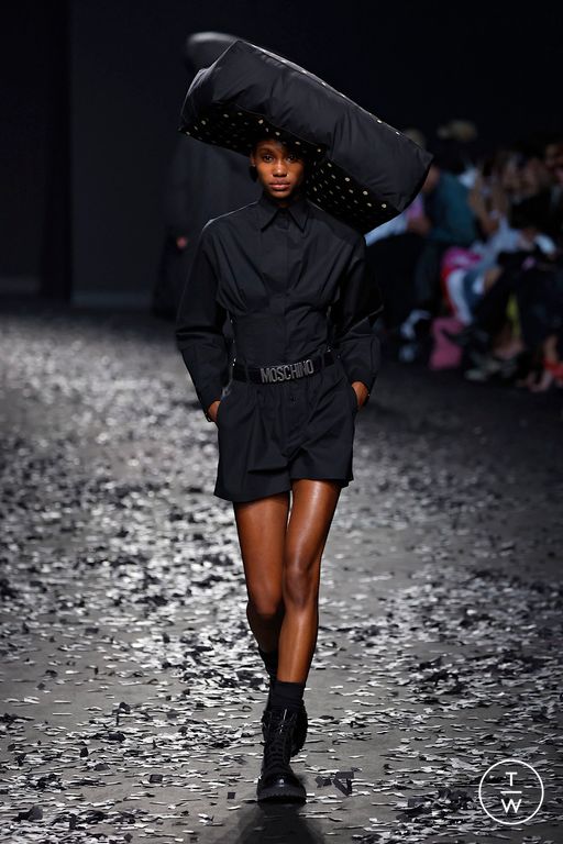 FW25 Moschino Look 17