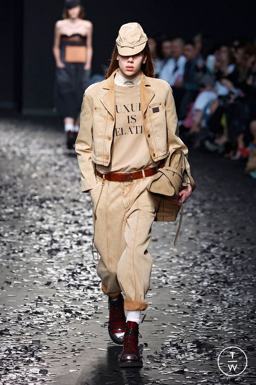 FW25 Moschino Look 27