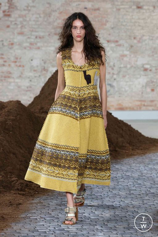 FW26 Moschino Look 31