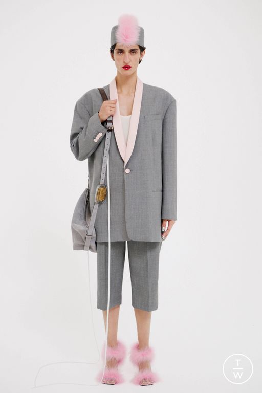RS 26 Moschino Look 9