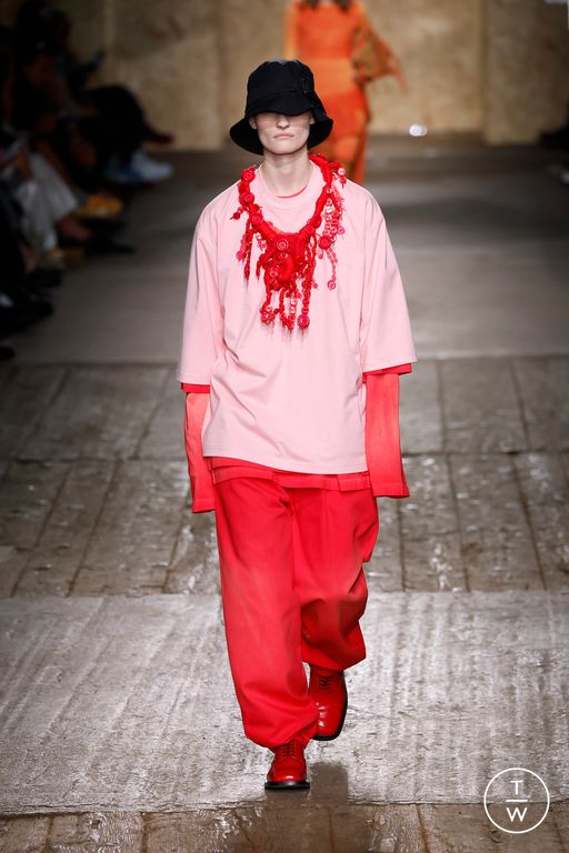 Spring-Summer 2025 Moschino Look 17