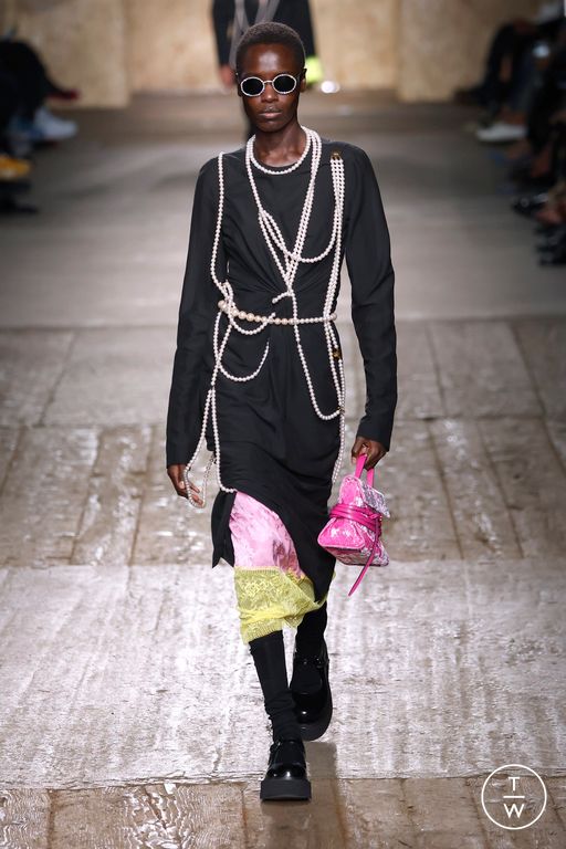 Spring-Summer 2025 Moschino Look 21