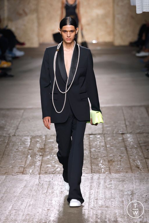 Spring-Summer 2025 Moschino Look 22