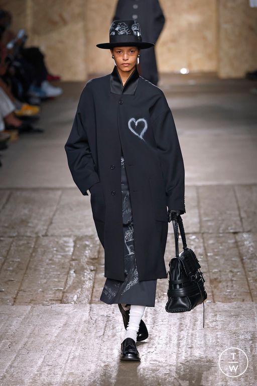 Spring-Summer 2025 Moschino Look 25