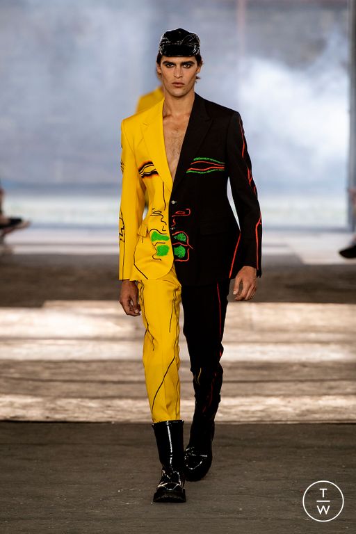SS23 Moschino Look 1