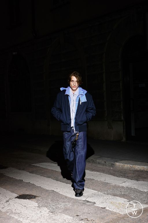 SS 26 N°21 Look 17