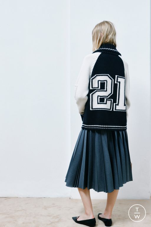 Resort 2025 N°21 Look 14