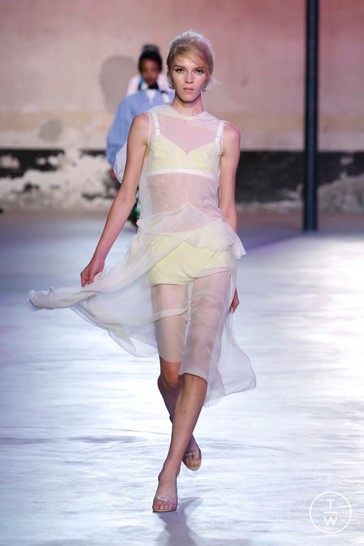 Spring-Summer 2025 N°21 Look 20