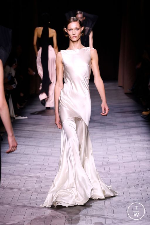 Spring-Summer 2025 Nina Ricci Look 34