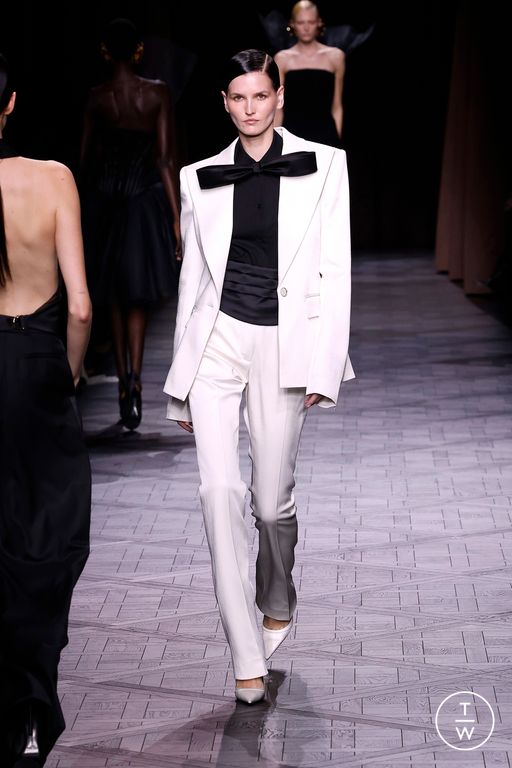 Spring-Summer 2025 Nina Ricci Look 38