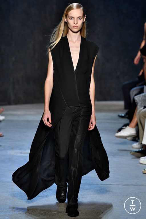 S/S 17 Narciso Rodriguez Look 31
