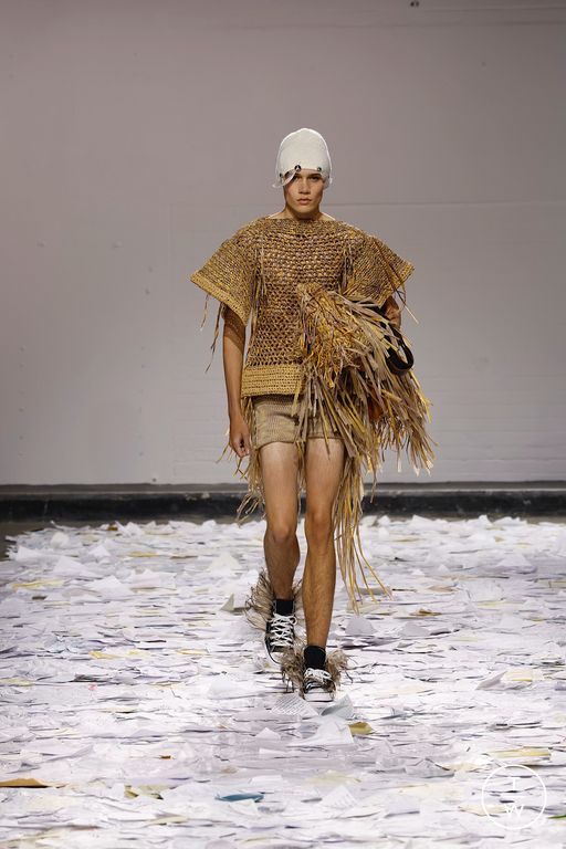 SS26 Oscar Ouyang Look 16