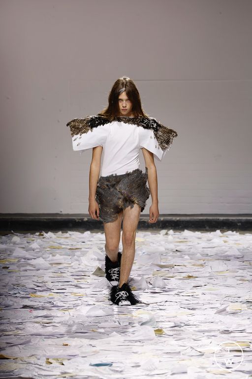 SS26 Oscar Ouyang Look 20